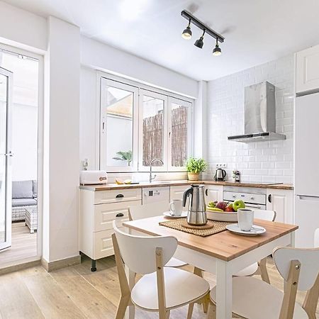 מאלגה Precioso Apartamento Con Patio מראה חיצוני תמונה