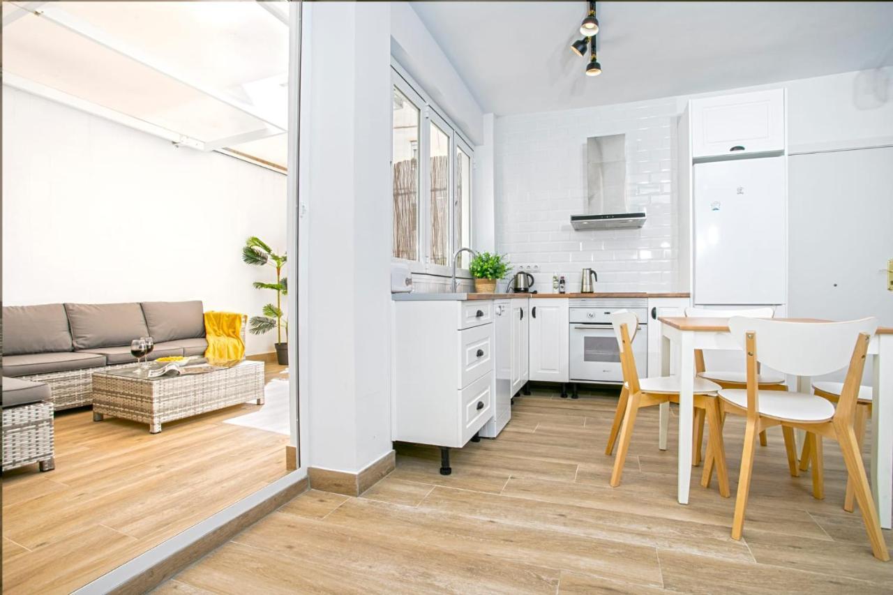מאלגה Precioso Apartamento Con Patio מראה חיצוני תמונה