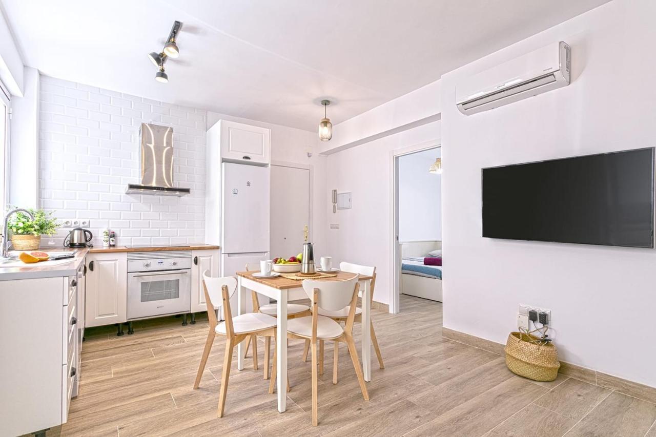 מאלגה Precioso Apartamento Con Patio מראה חיצוני תמונה