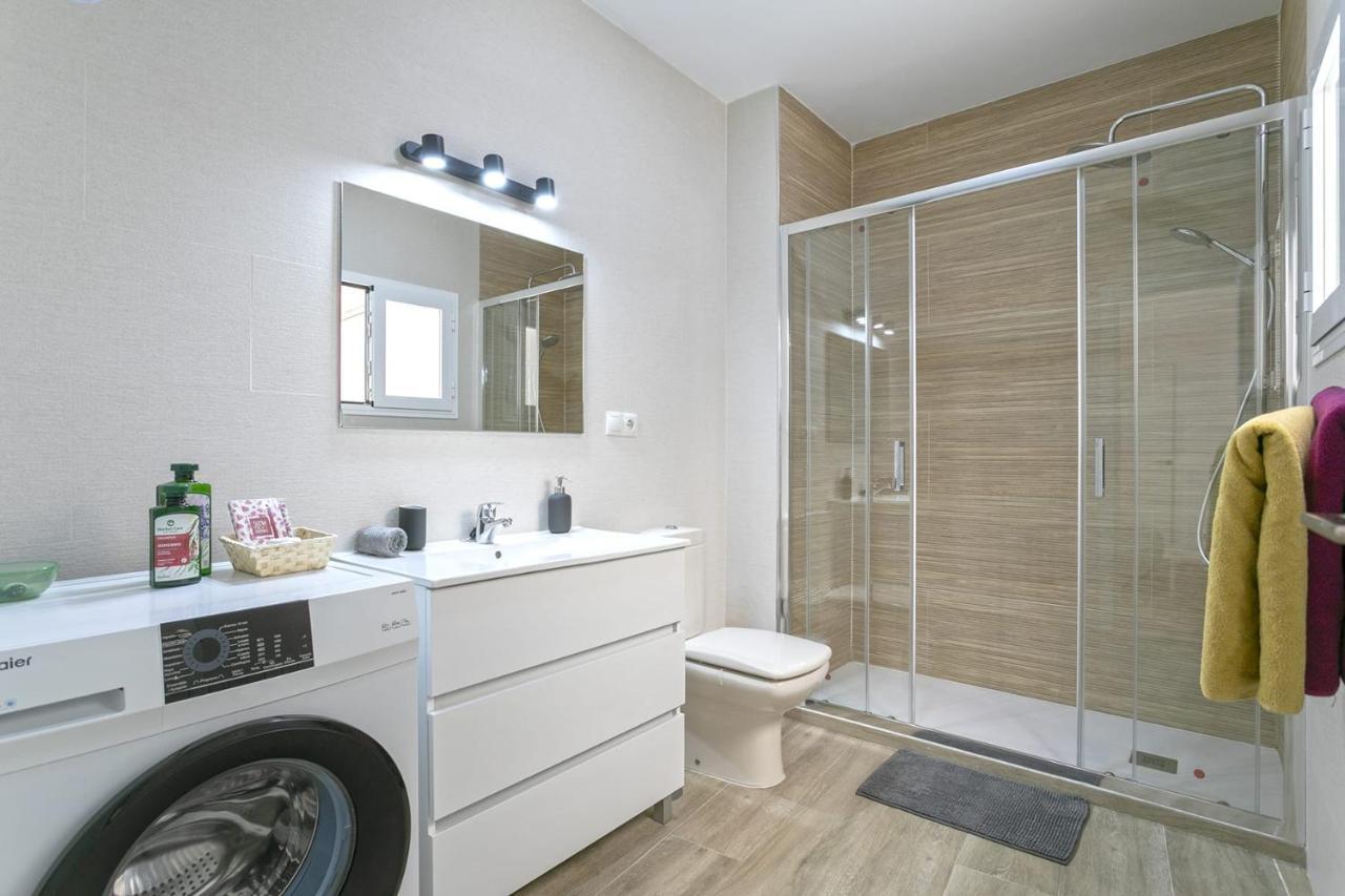 מאלגה Precioso Apartamento Con Patio מראה חיצוני תמונה