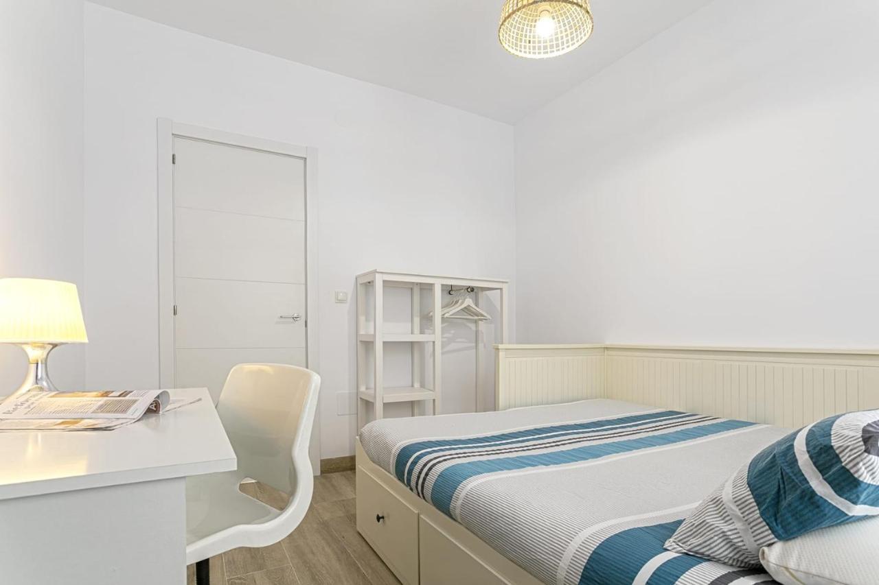 מאלגה Precioso Apartamento Con Patio מראה חיצוני תמונה
